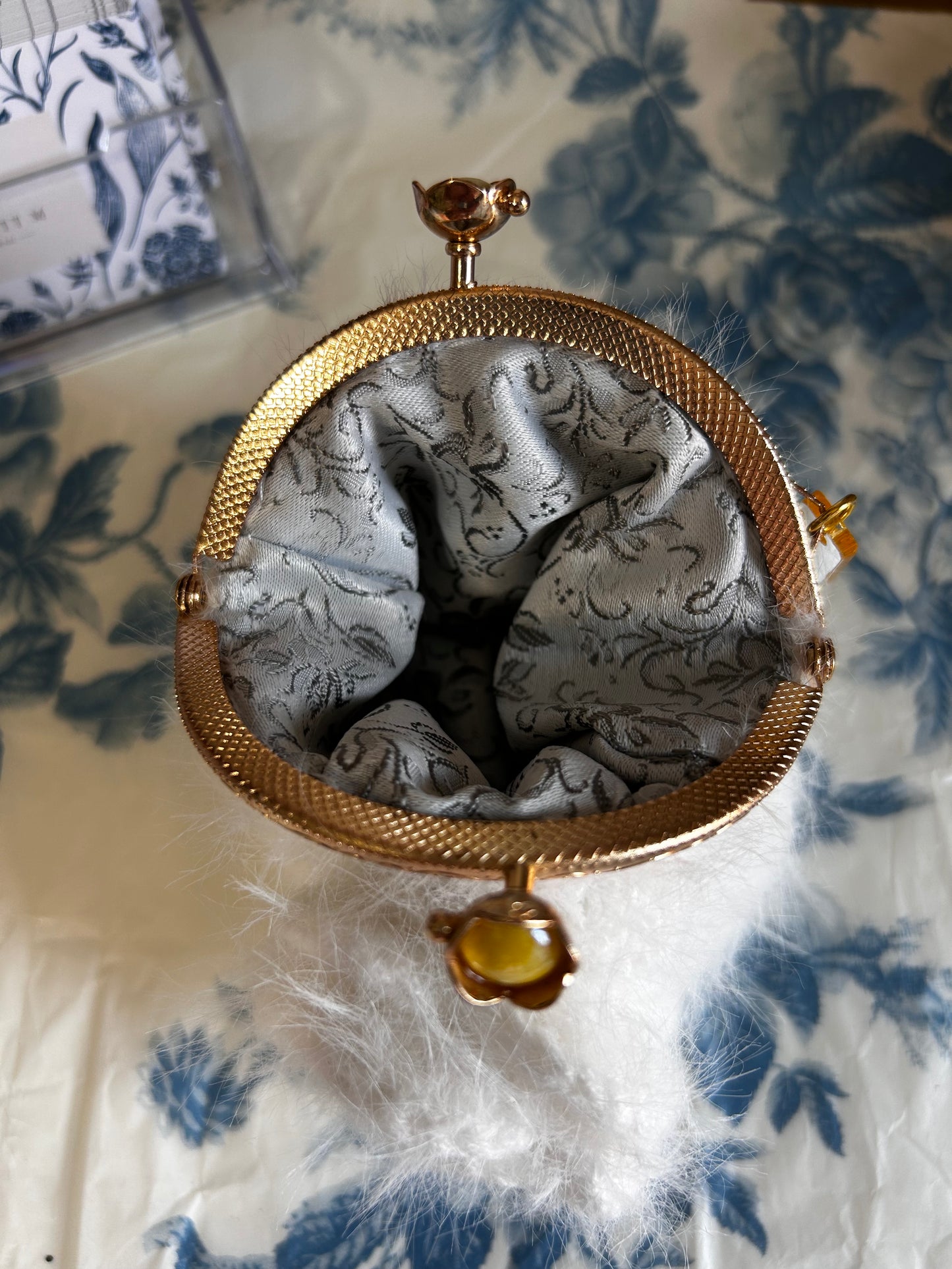 Cloud coin purses