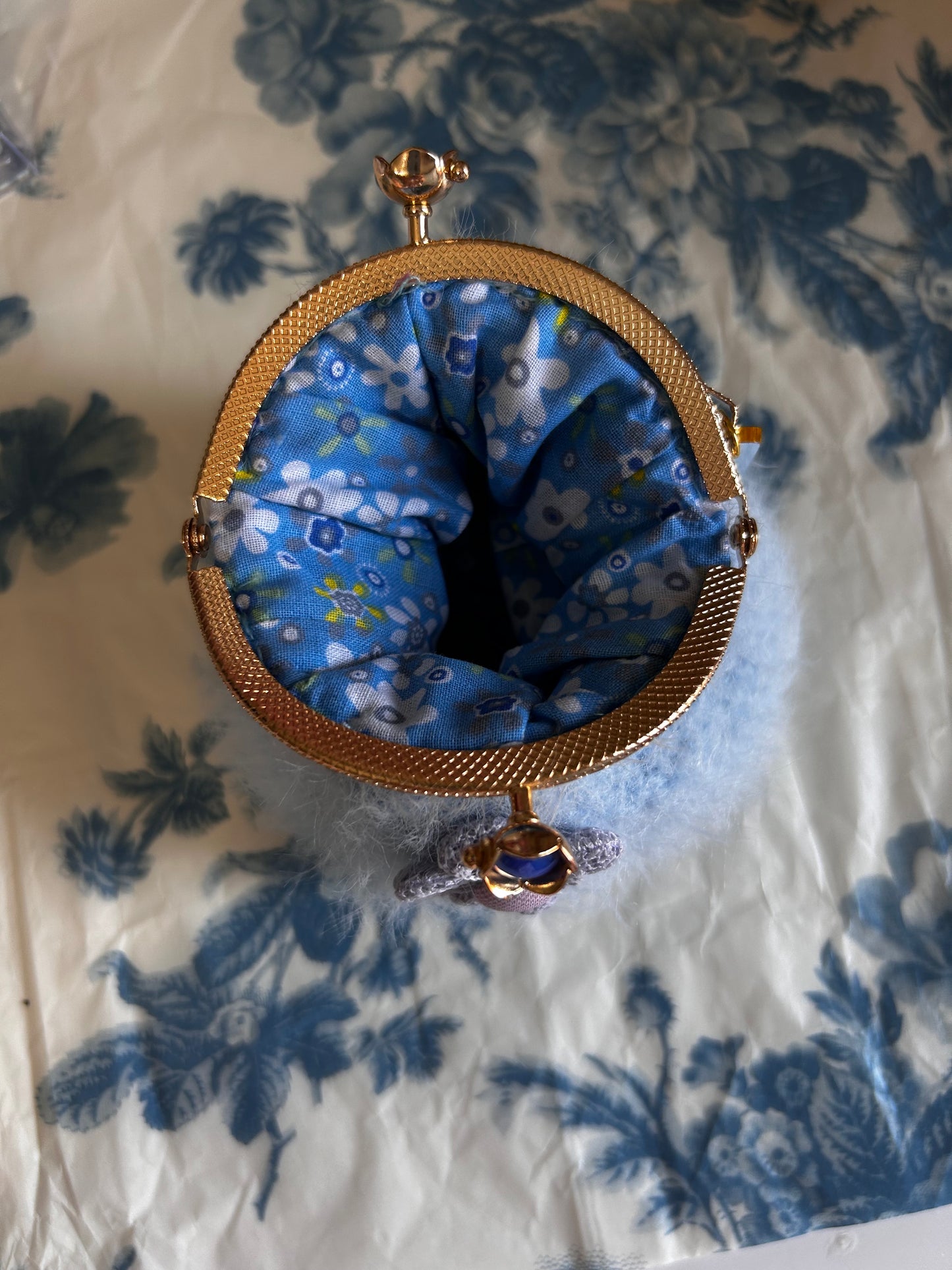 Cloud coin purses