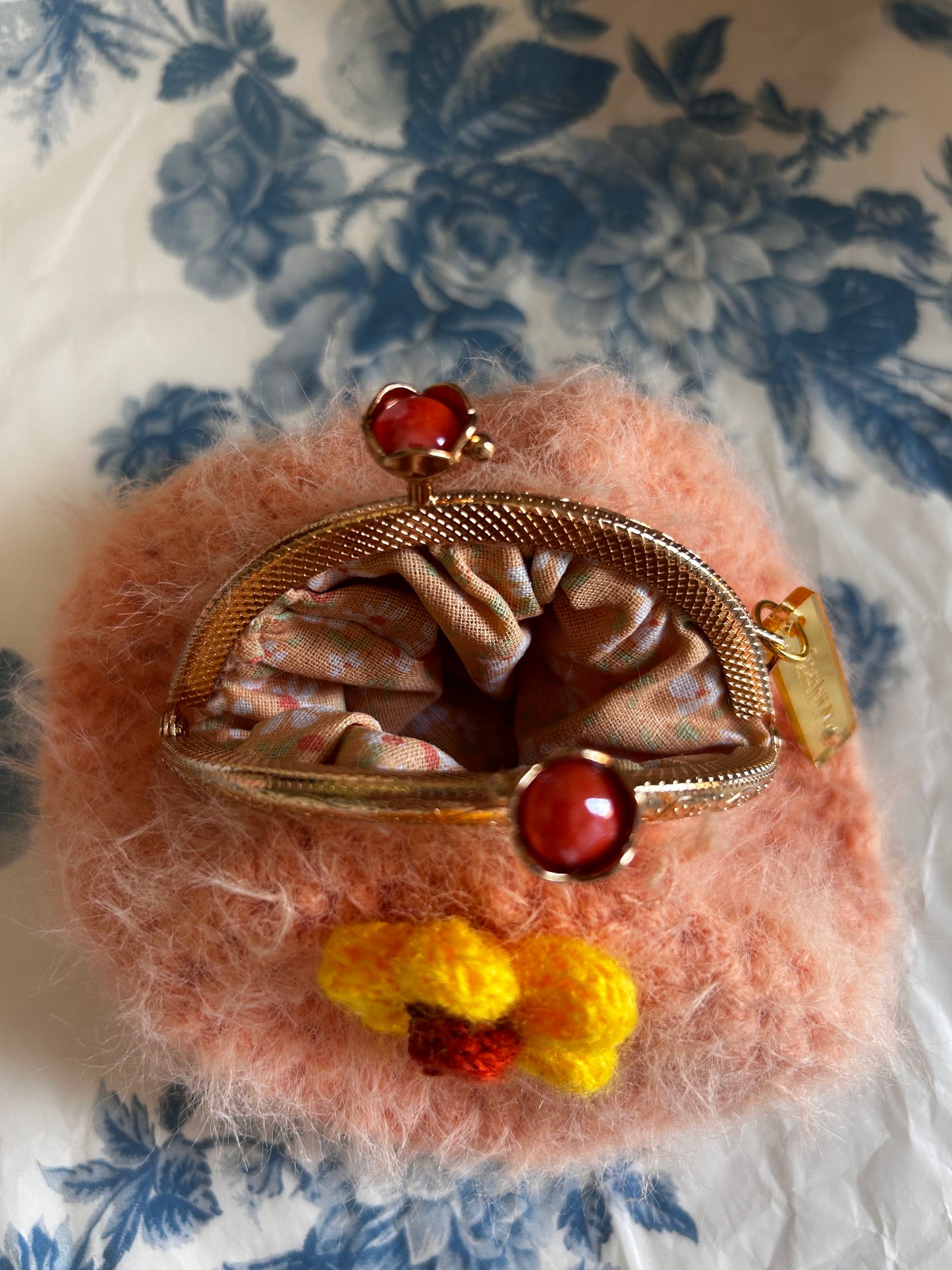 Cloud coin purses