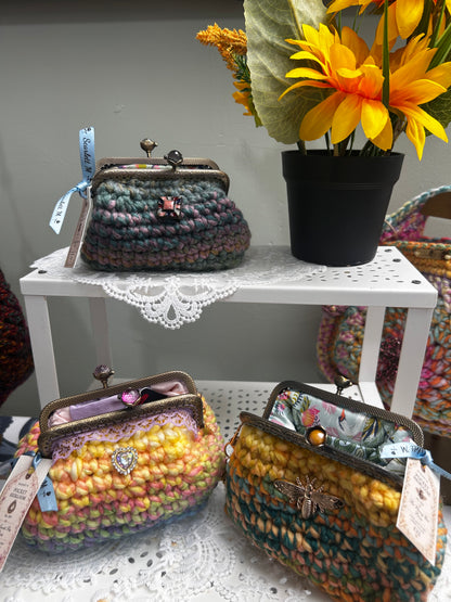 Pocket Heirloom Purse- The Honey bee