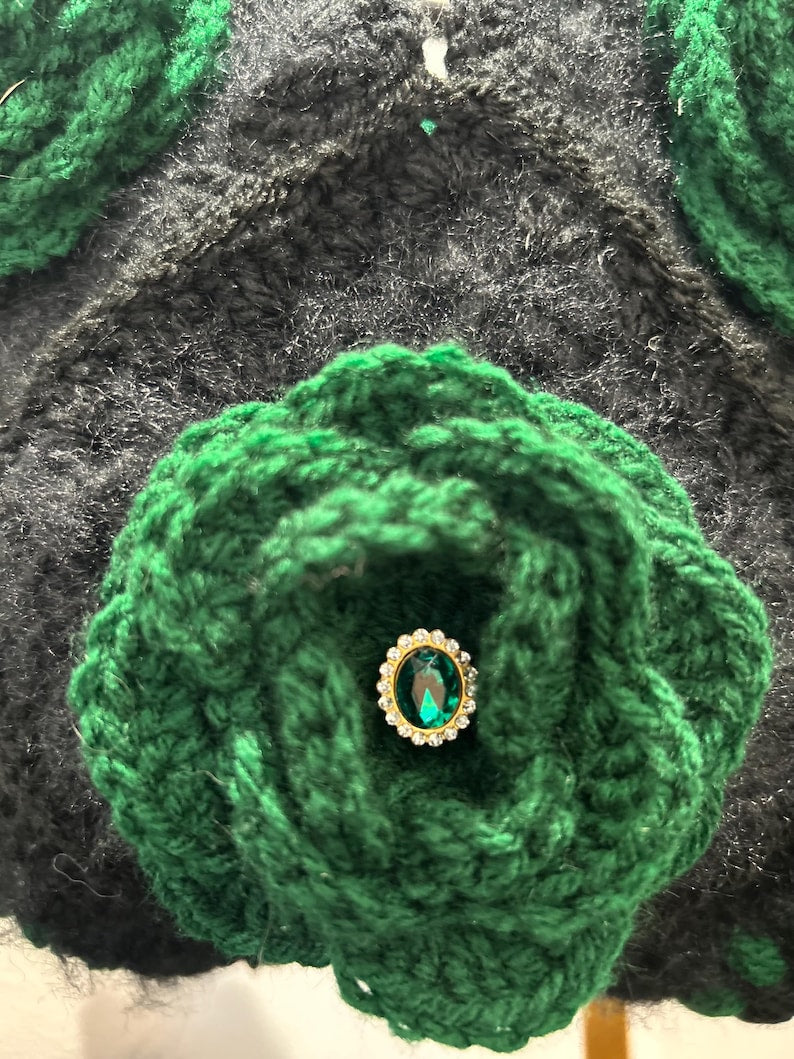 Emerald rose crochet handbag additional view