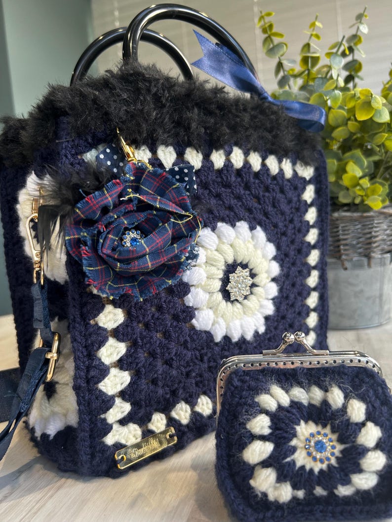 Cream and navy crochet tote close-up