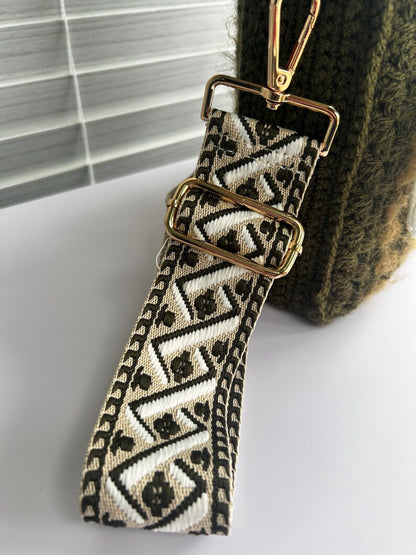 Crochet handbag with removable strap