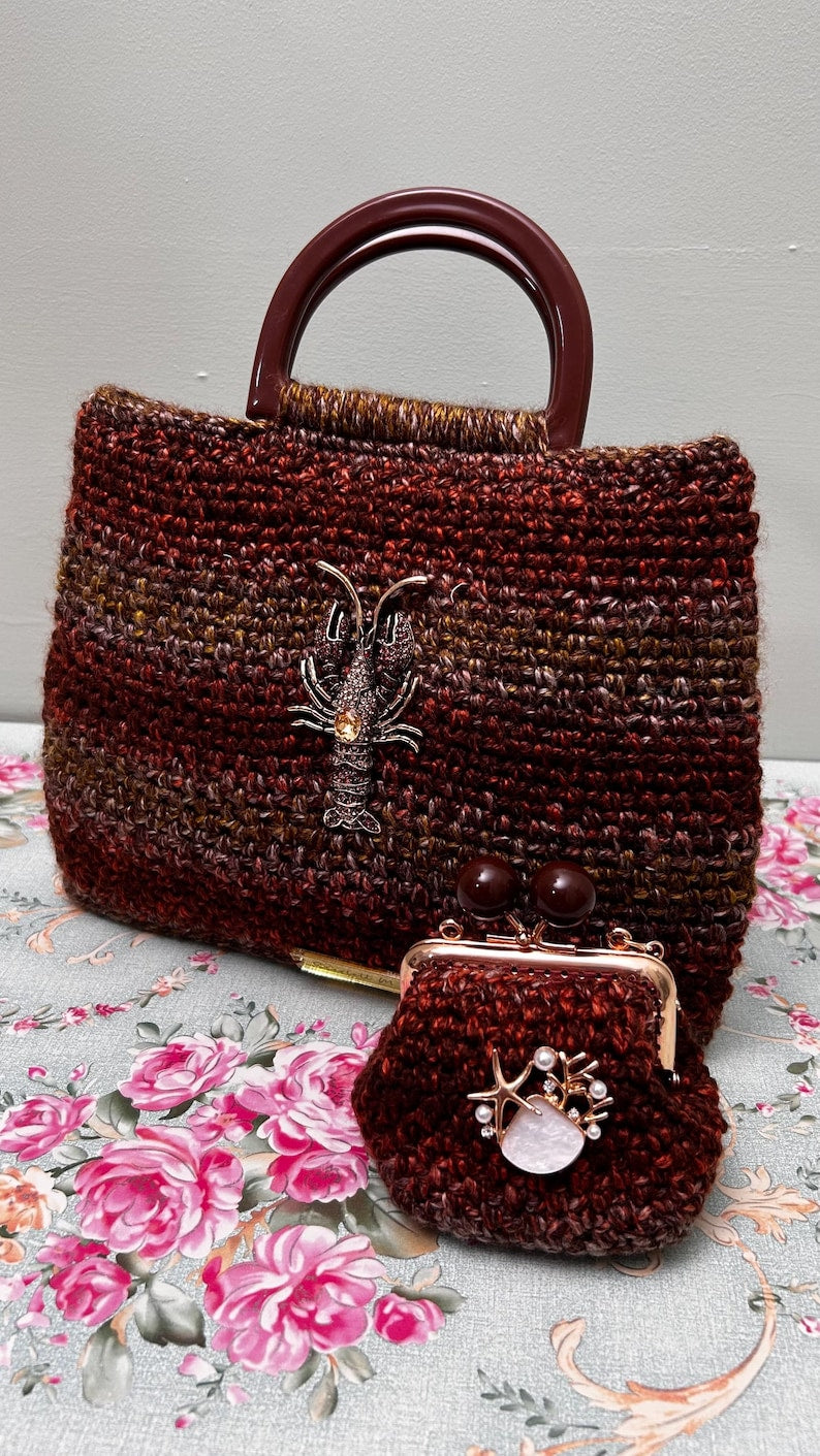 Crochet handbag with lobster brooch and coin purse with gold-tone frame